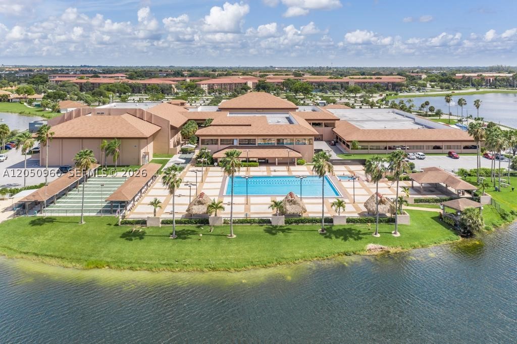 CAMBRIDGE AT CENTURY VILL - Residential
