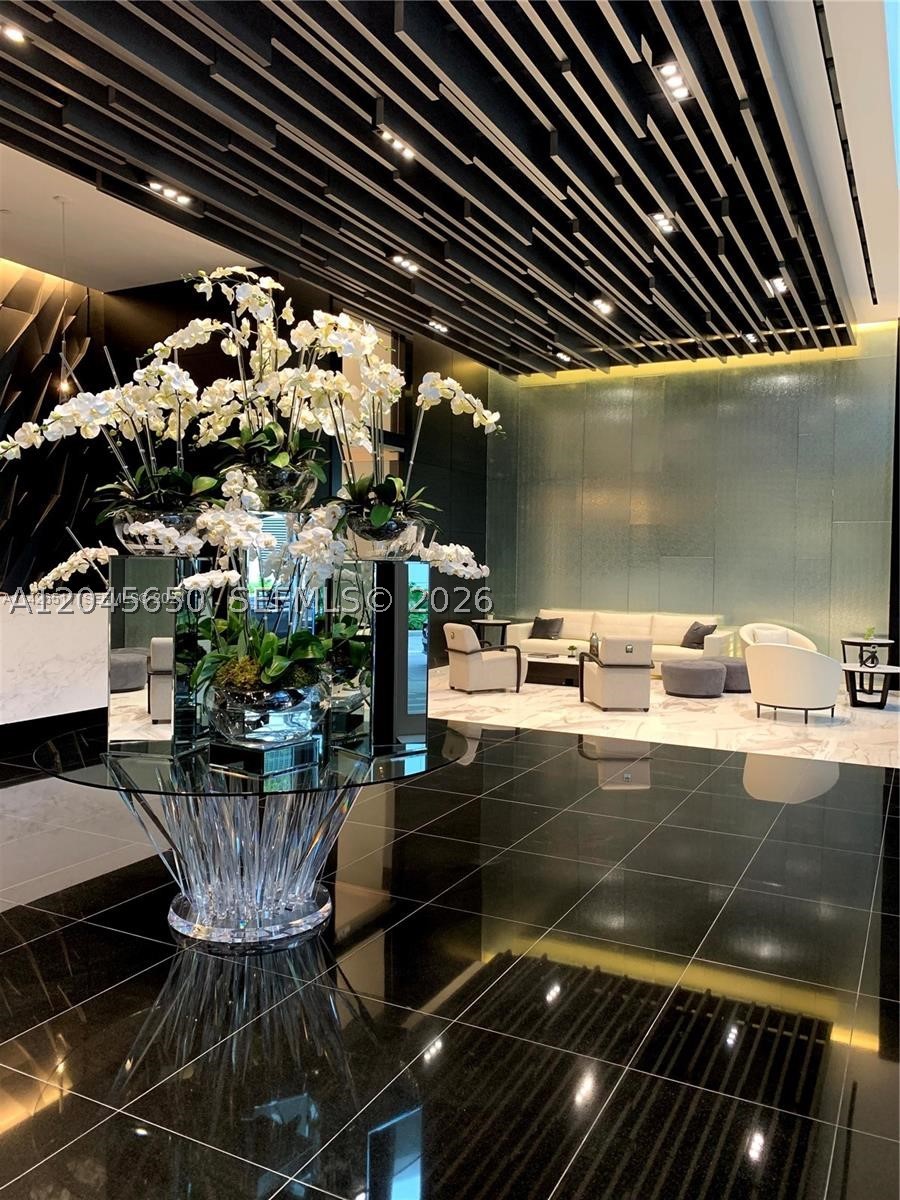 PARAMOUNT MIAMI WORLDCENT - Residential