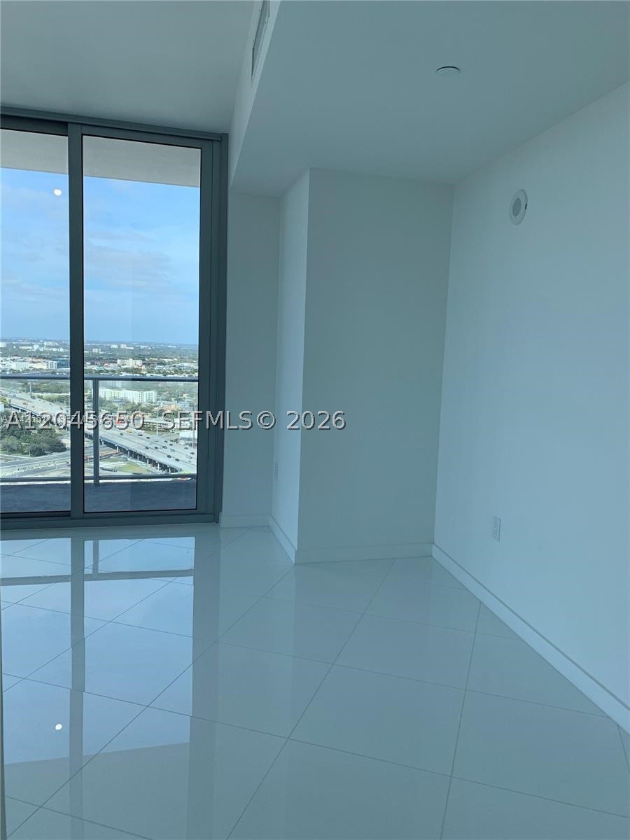 PARAMOUNT MIAMI WORLDCENT - Residential