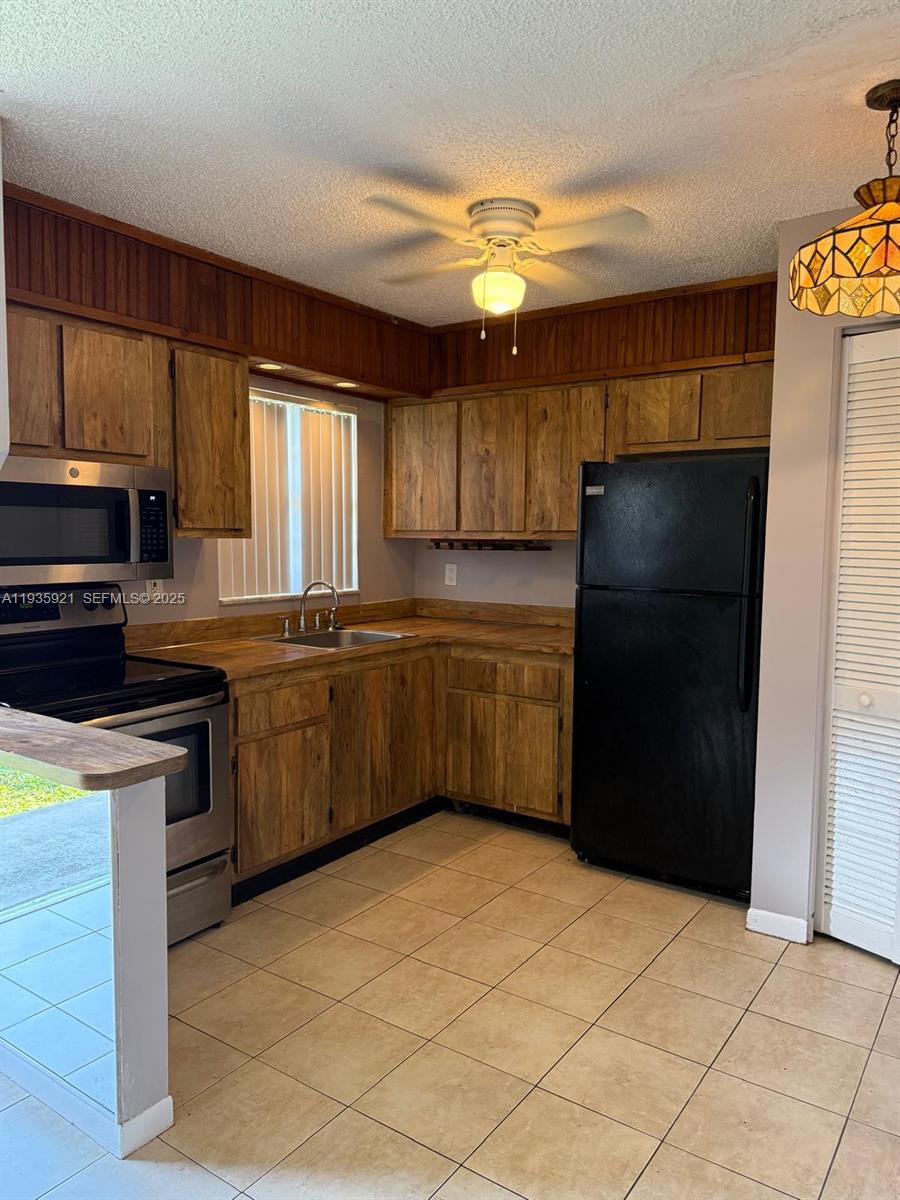 VILLAGE ON THE LAKE CONDO - Residential Lease