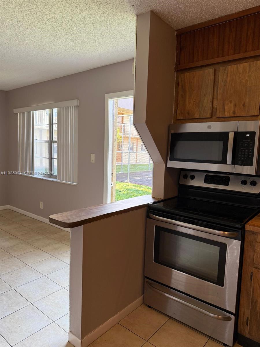 VILLAGE ON THE LAKE CONDO - Residential Lease
