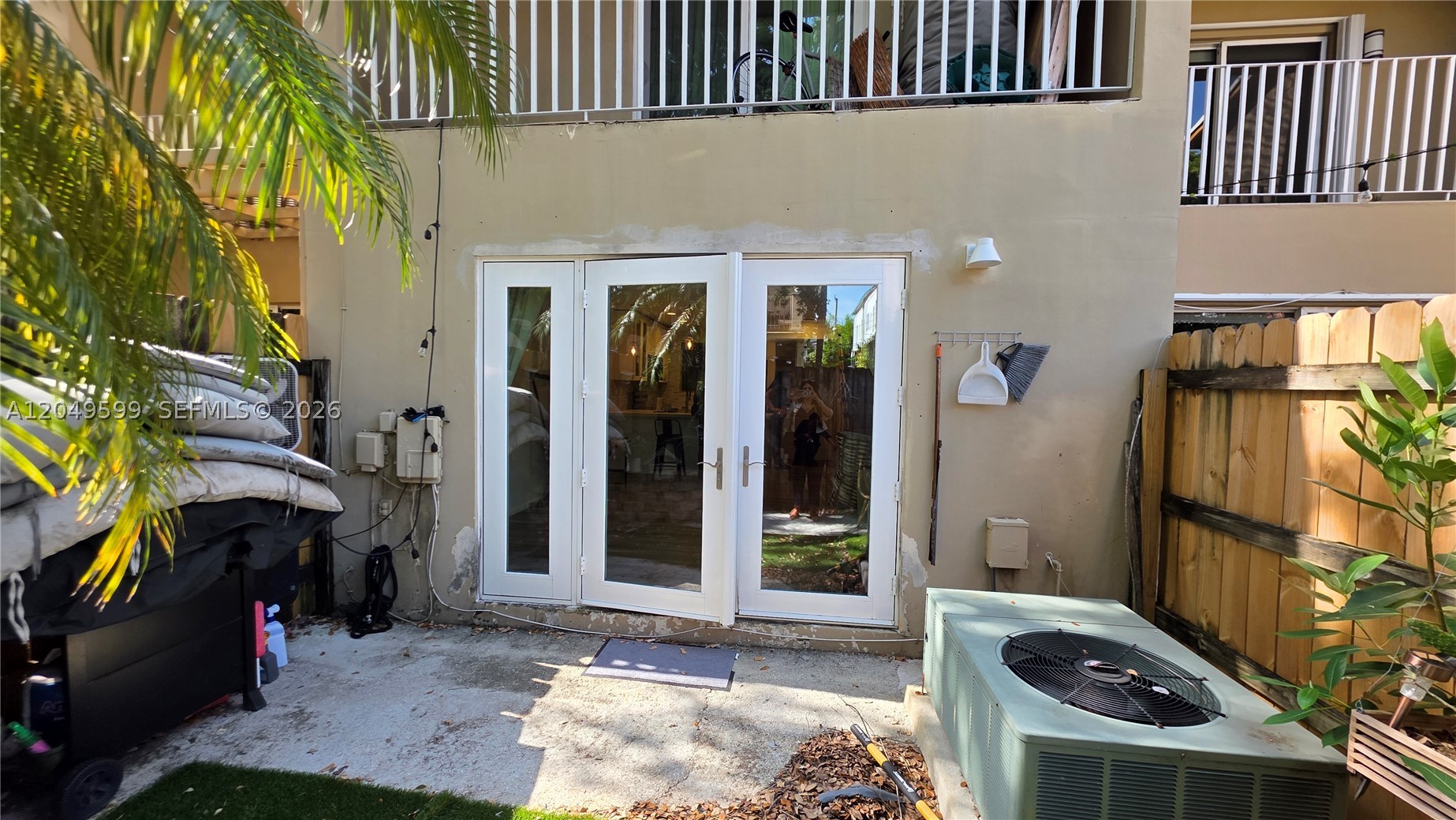 THE OAKS CONDO - Residential Lease