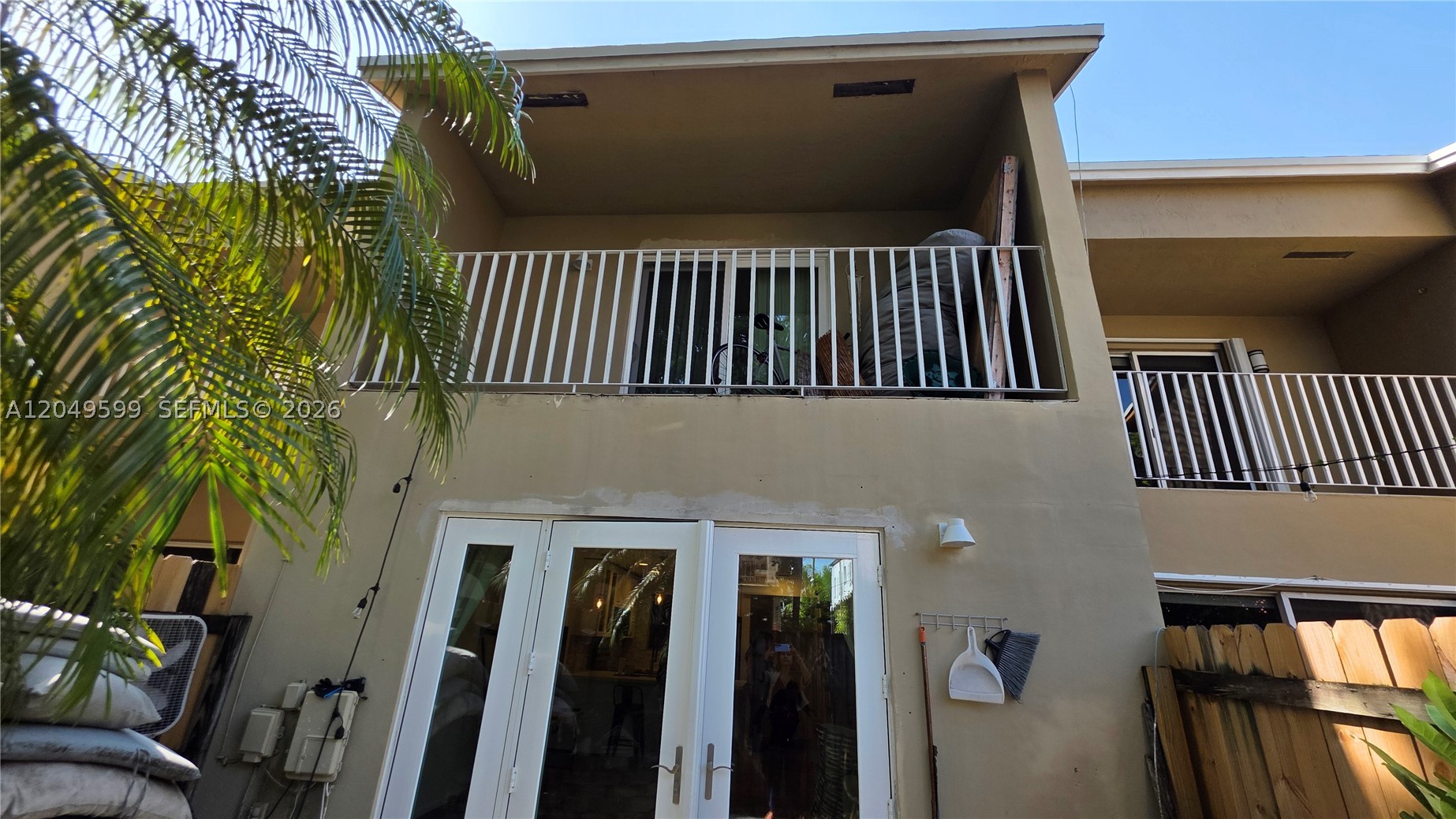 THE OAKS CONDO - Residential Lease