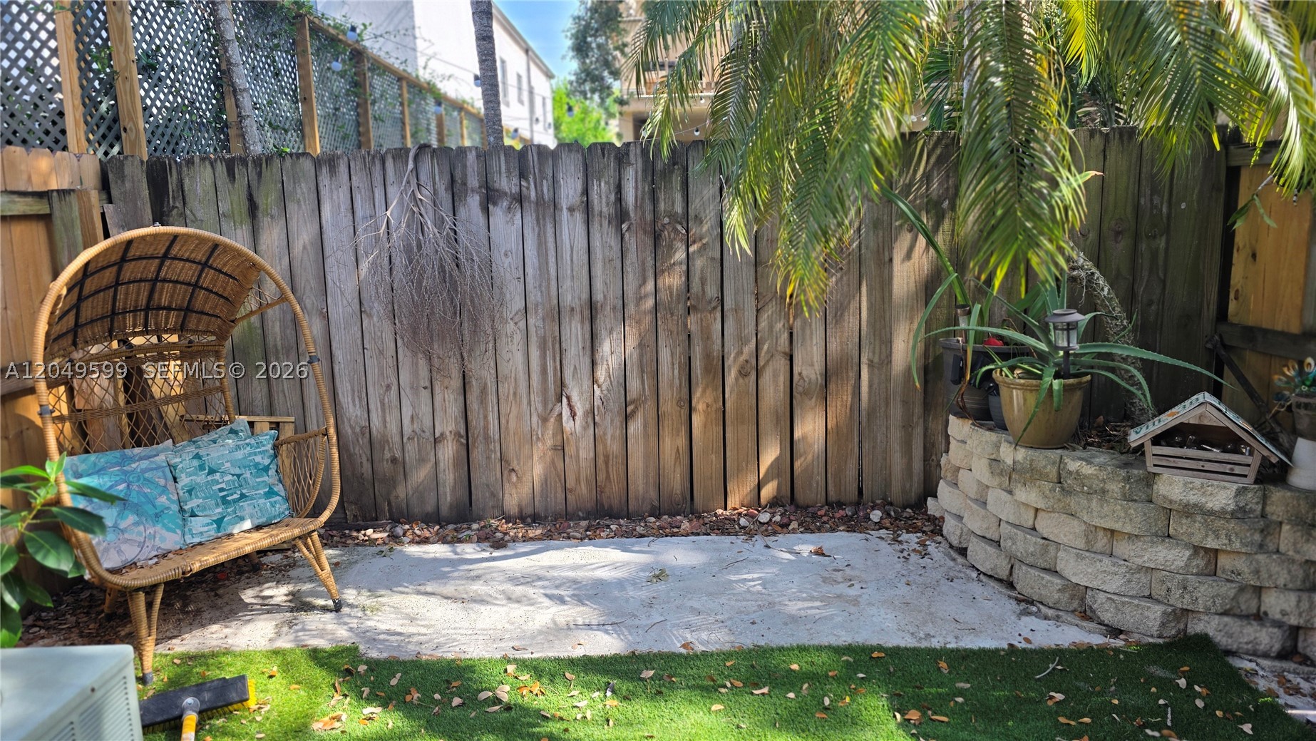 THE OAKS CONDO - Residential Lease