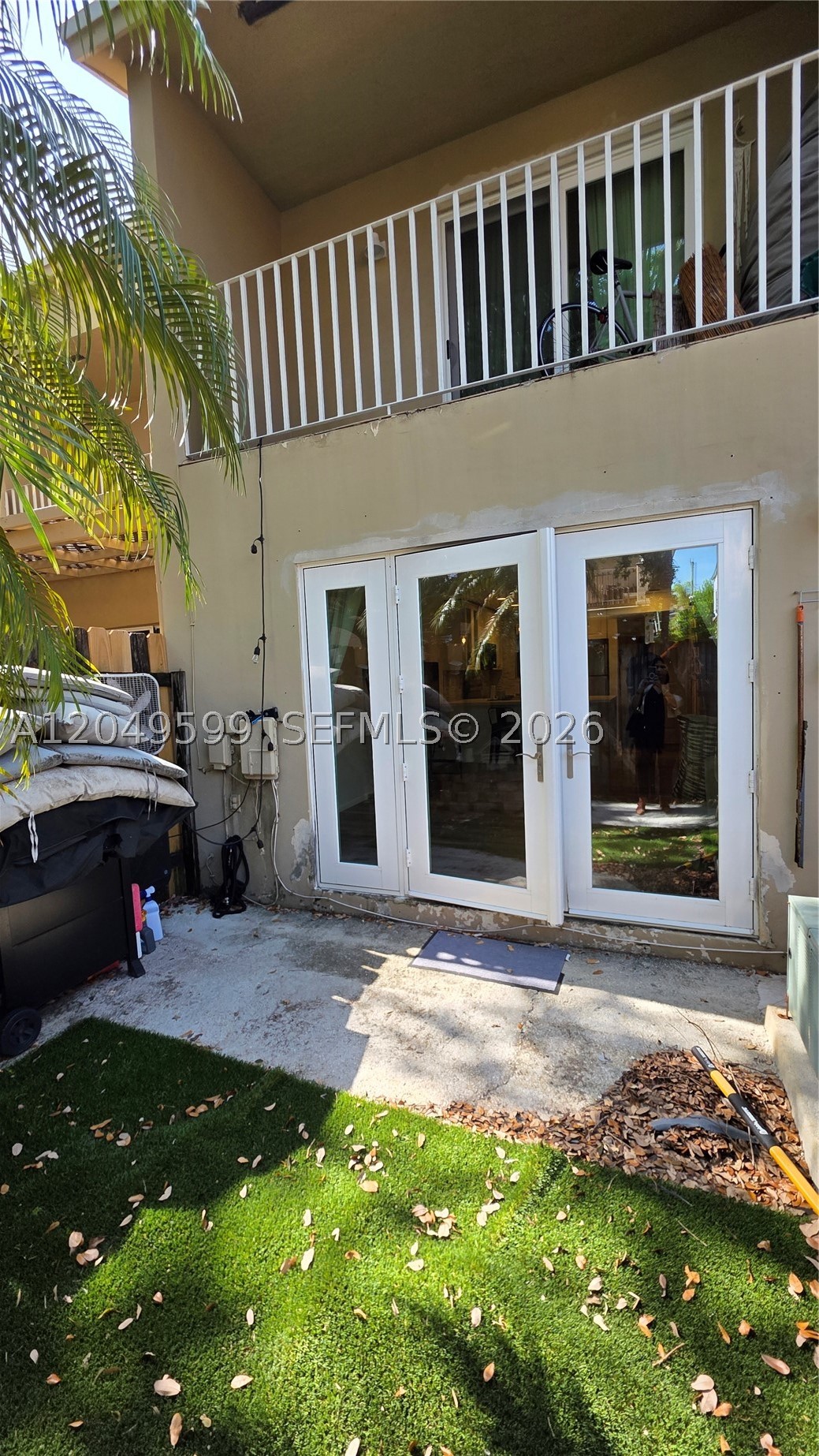 THE OAKS CONDO - Residential Lease