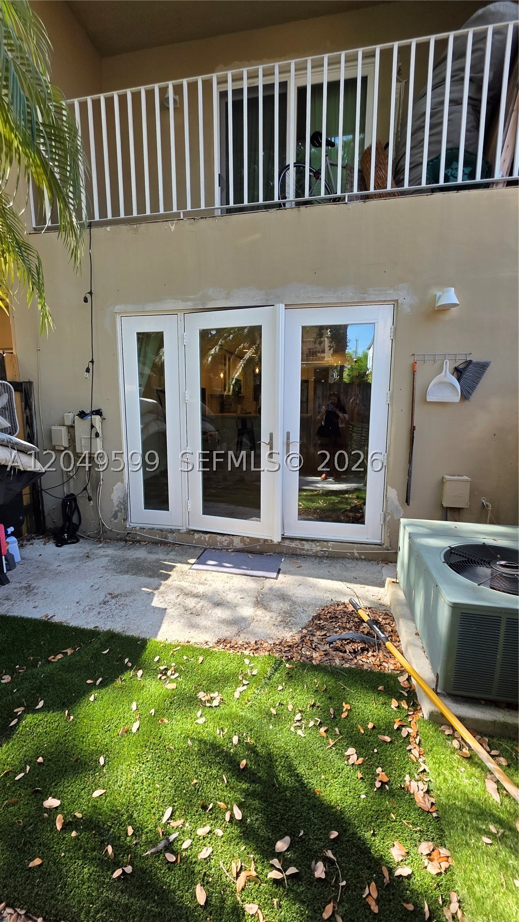 THE OAKS CONDO - Residential Lease