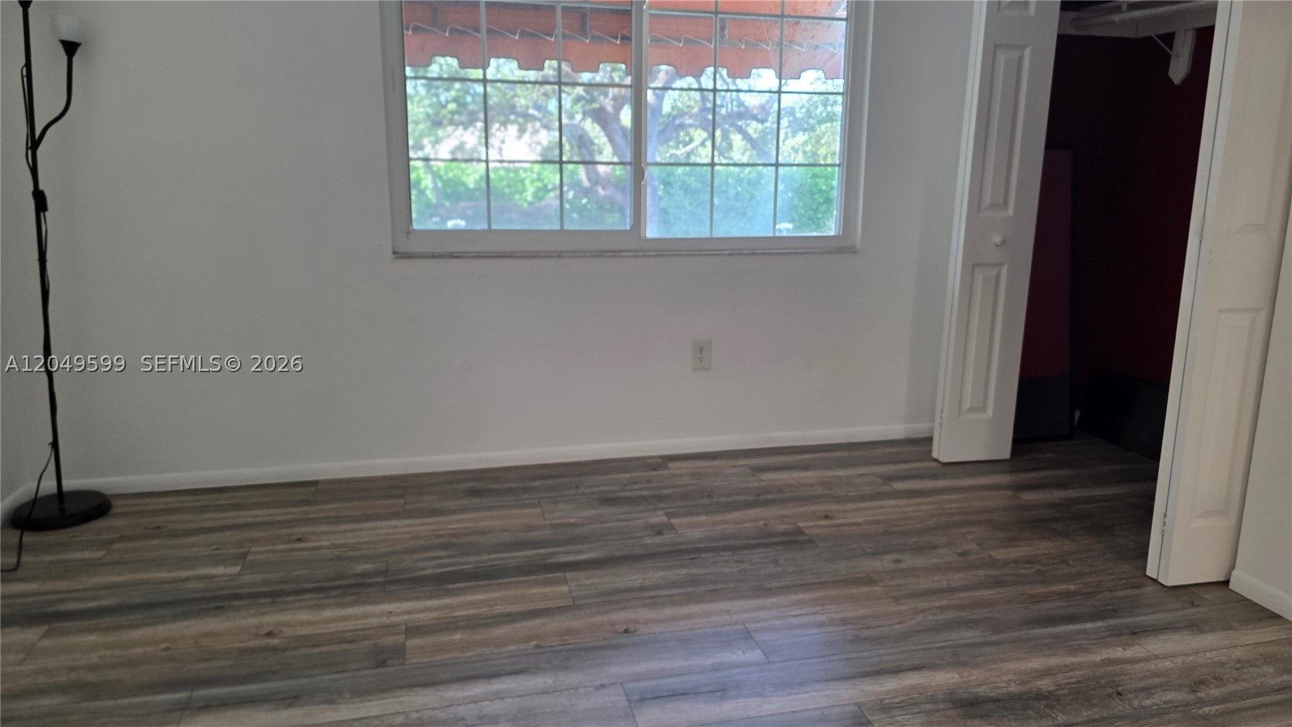 THE OAKS CONDO - Residential Lease