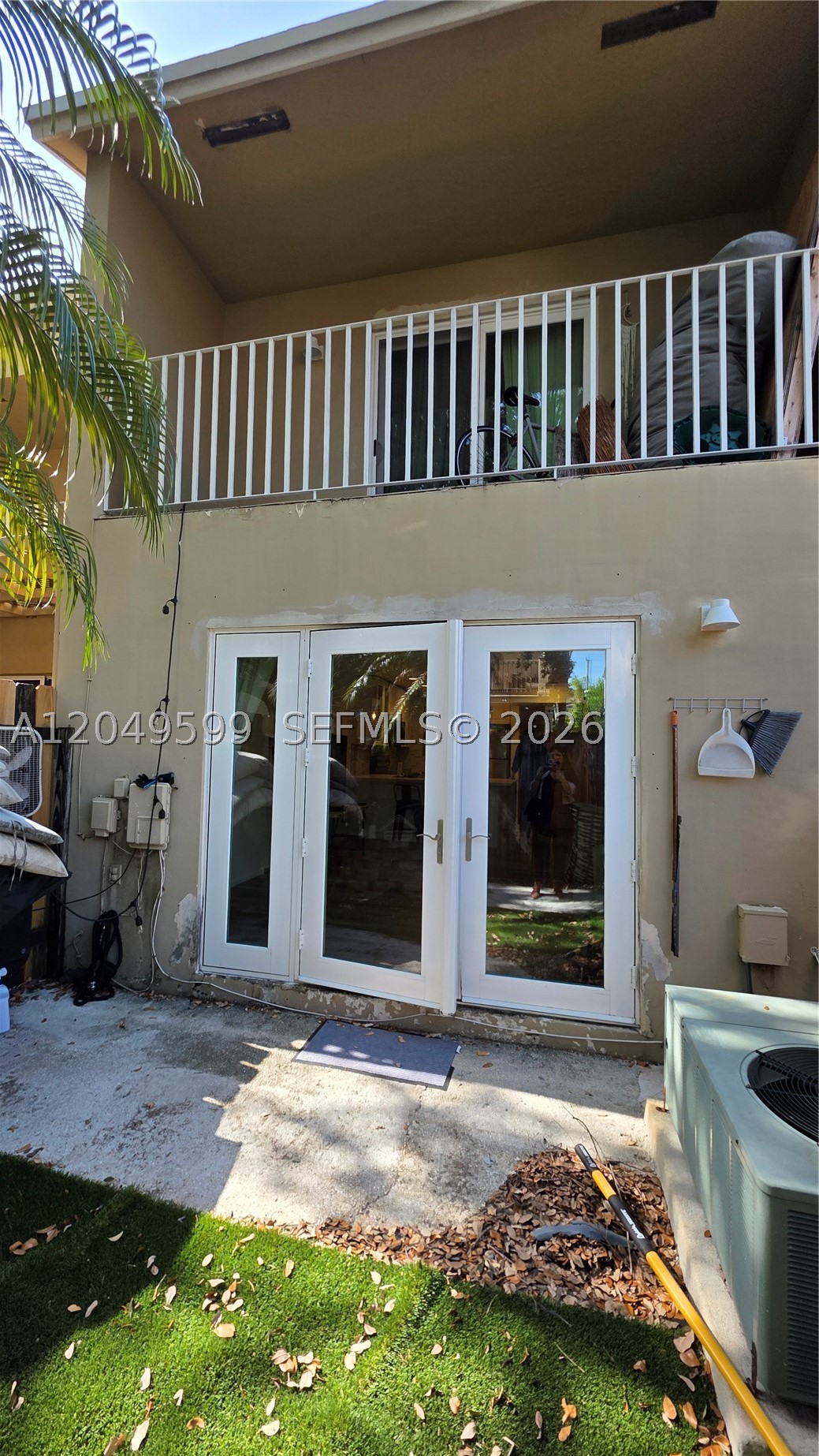 THE OAKS CONDO - Residential Lease