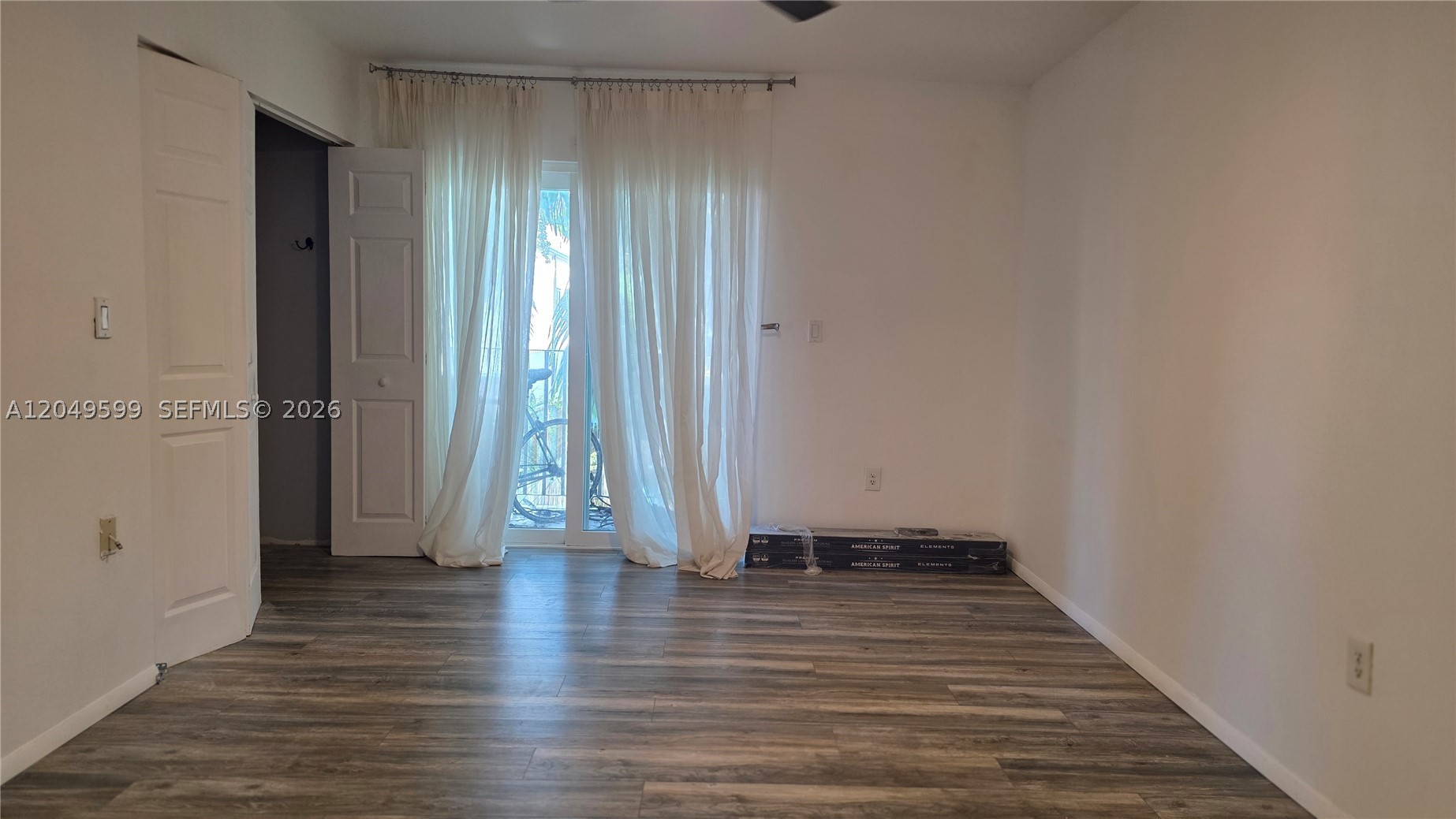 THE OAKS CONDO - Residential Lease