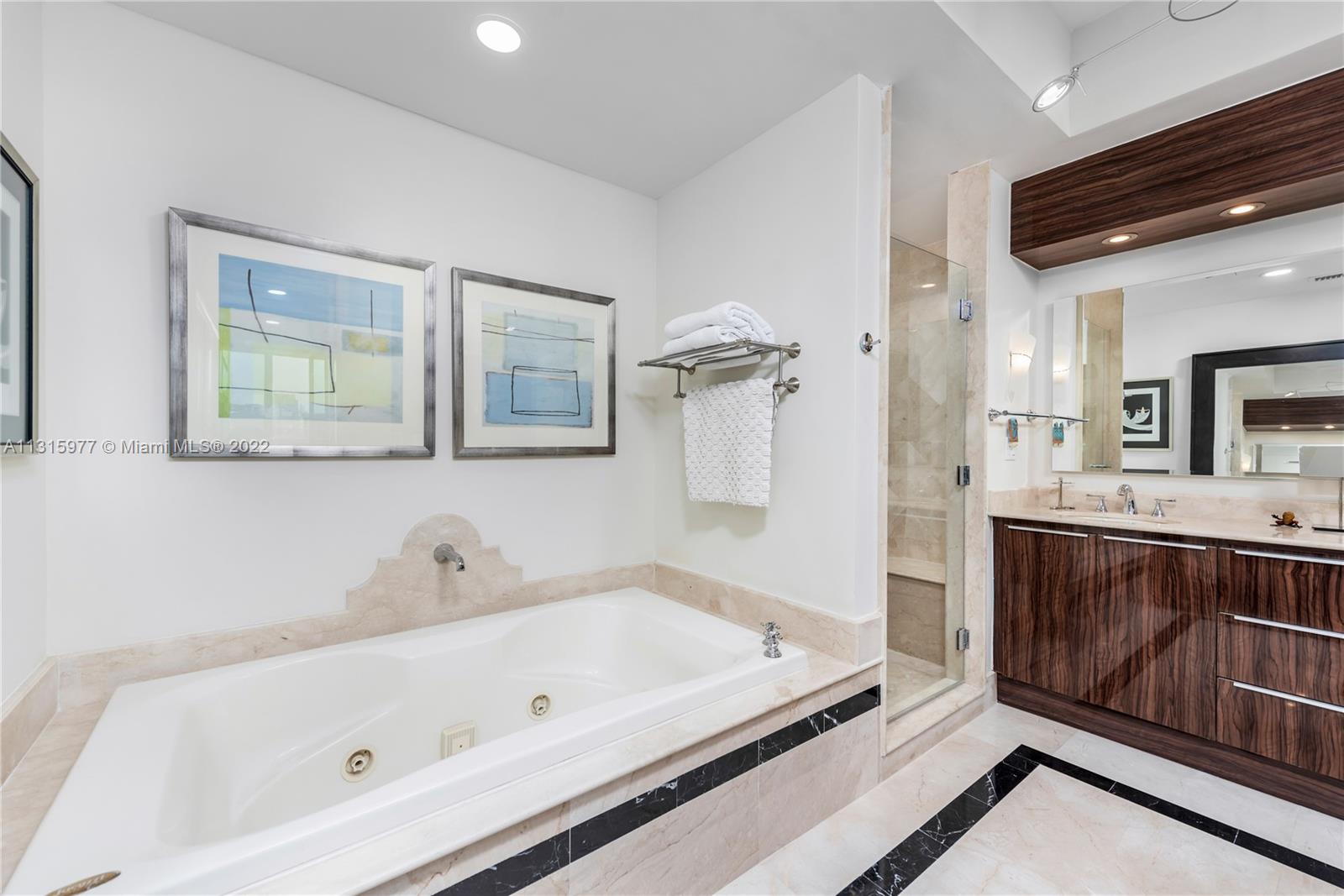 CONTINUUM ON SOUTH BEACH - Residential Lease