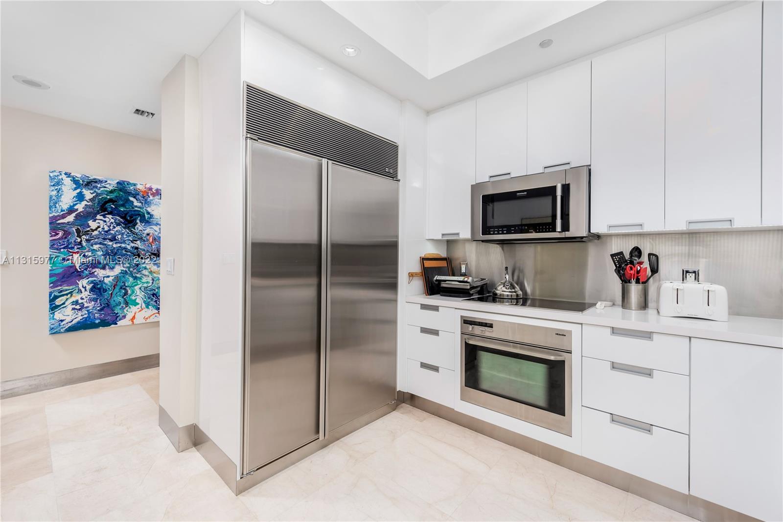 CONTINUUM ON SOUTH BEACH - Residential Lease