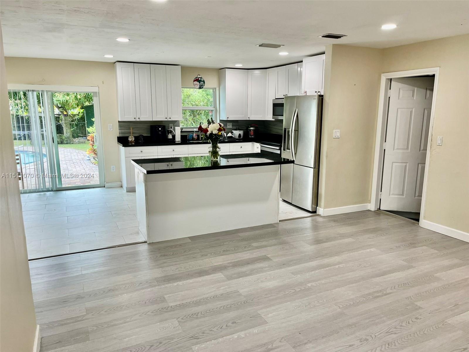 FAIRWAY ESTATES SEC SIX - Residential Lease