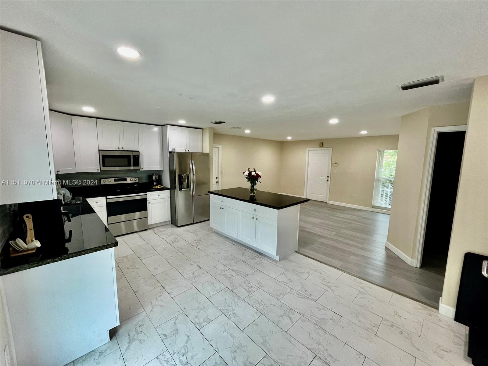FAIRWAY ESTATES SEC SIX - Residential Lease