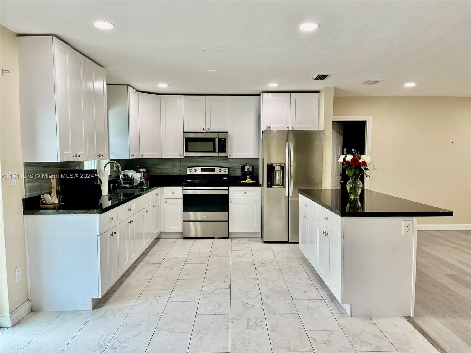 FAIRWAY ESTATES SEC SIX - Residential Lease