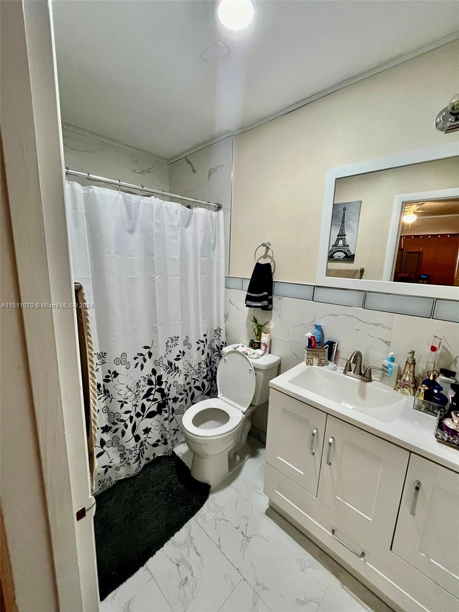 FAIRWAY ESTATES SEC SIX - Residential Lease