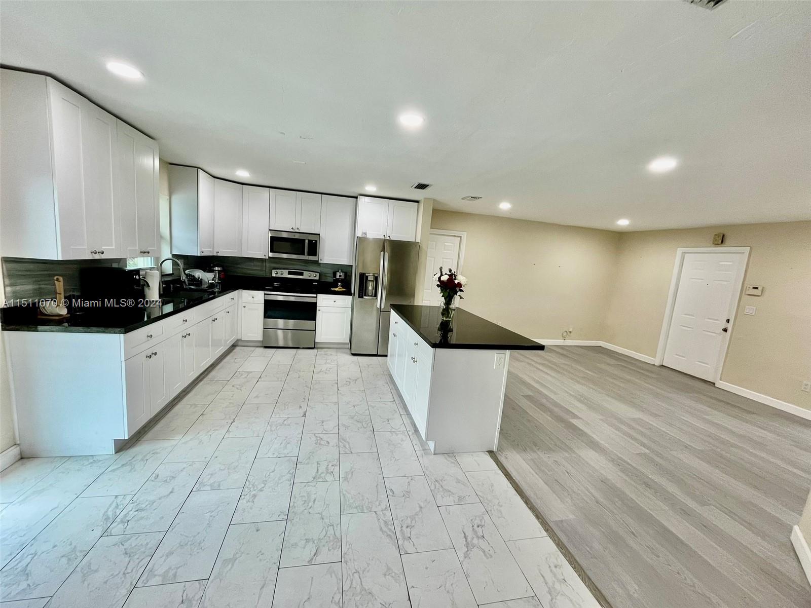 FAIRWAY ESTATES SEC SIX - Residential Lease