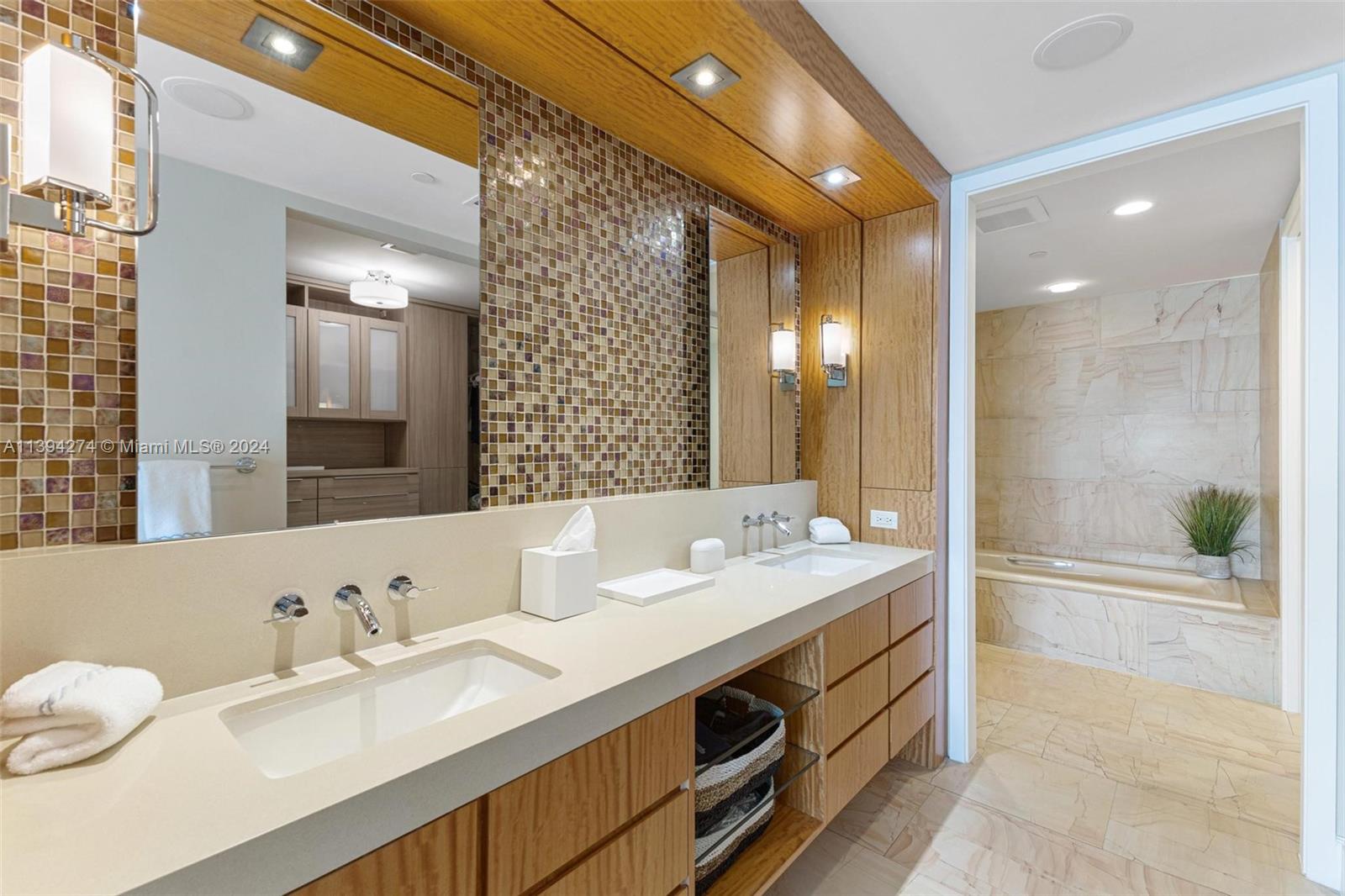 BAYVIEW FISHER ISL CONDO - Residential