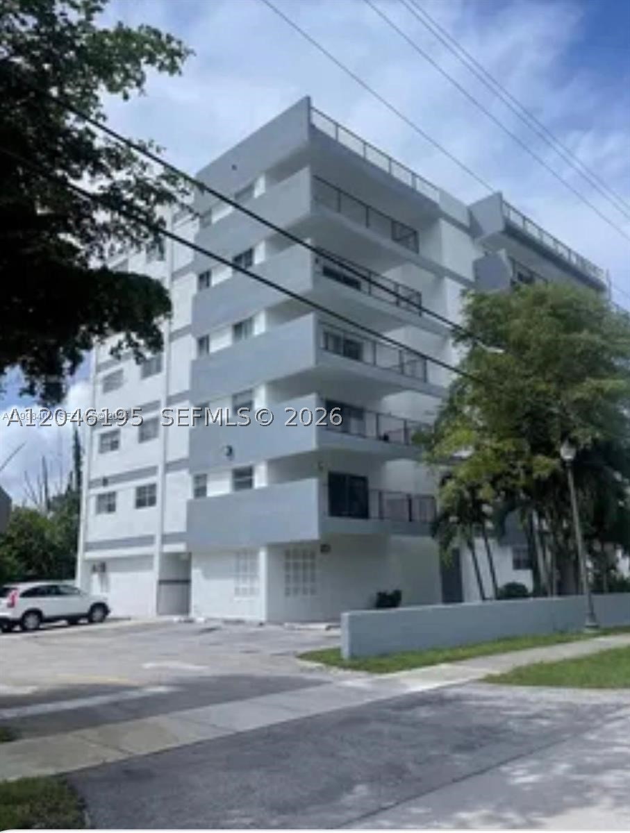 PINE TOWER CONDO - Residential