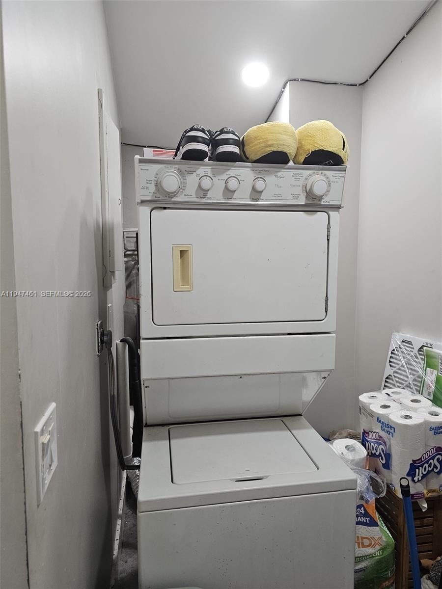 WHISPERING PINES EST SEC - Residential