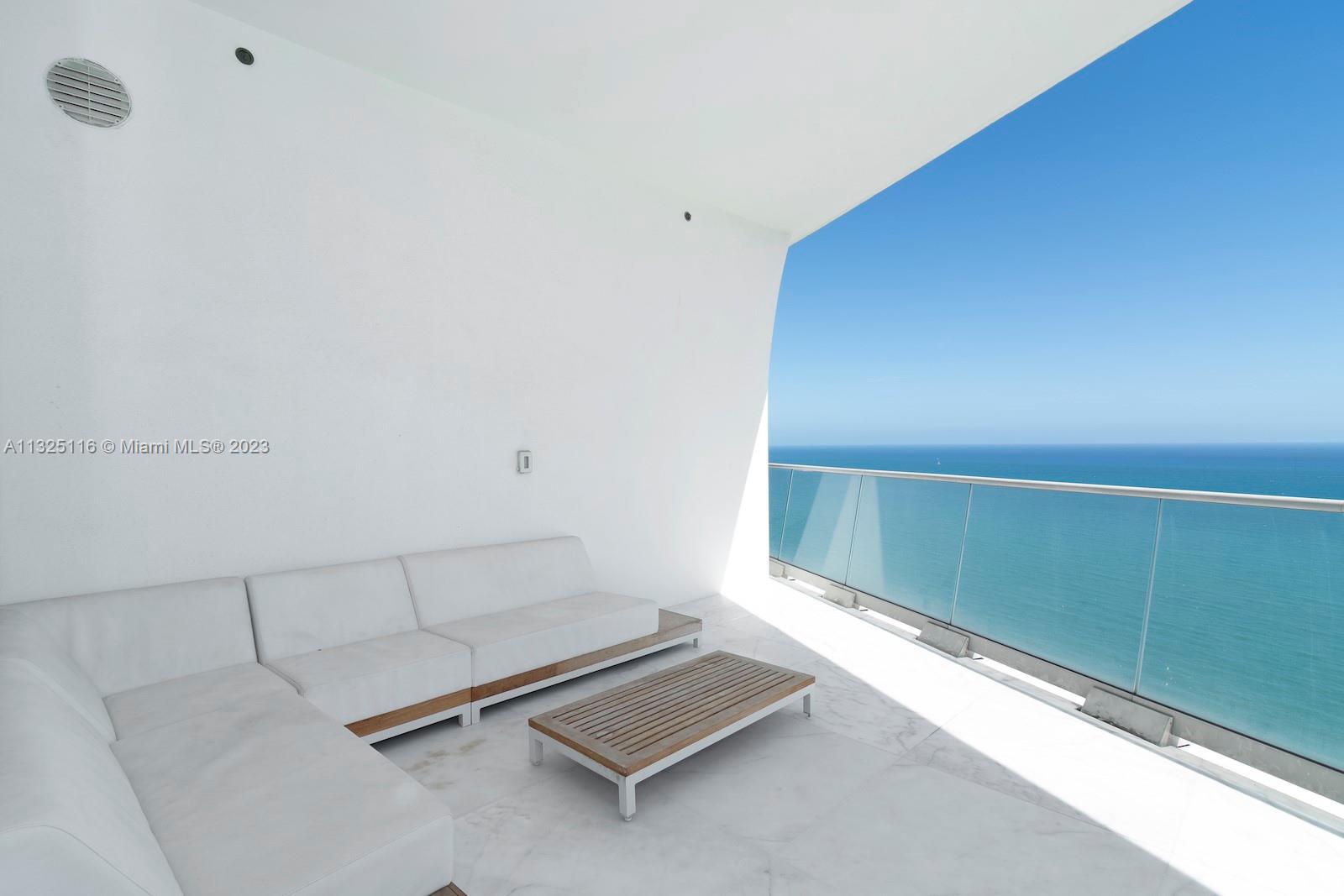 JADE SIGNATURE CONDO - Residential