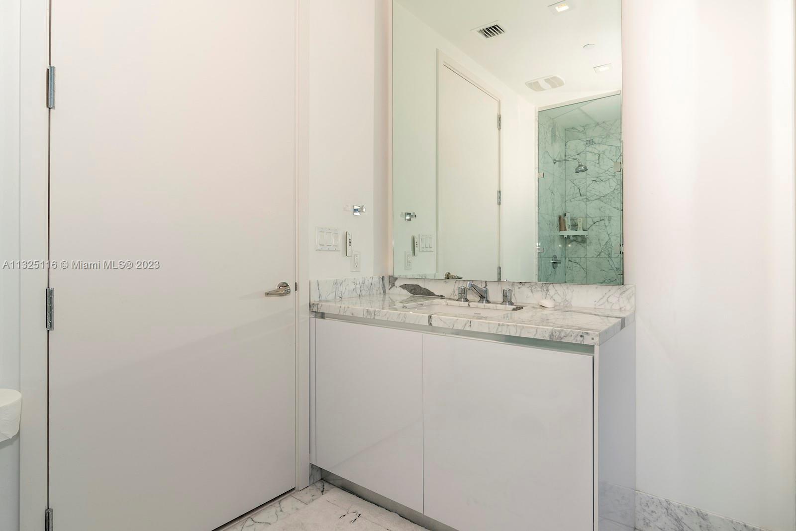 JADE SIGNATURE CONDO - Residential