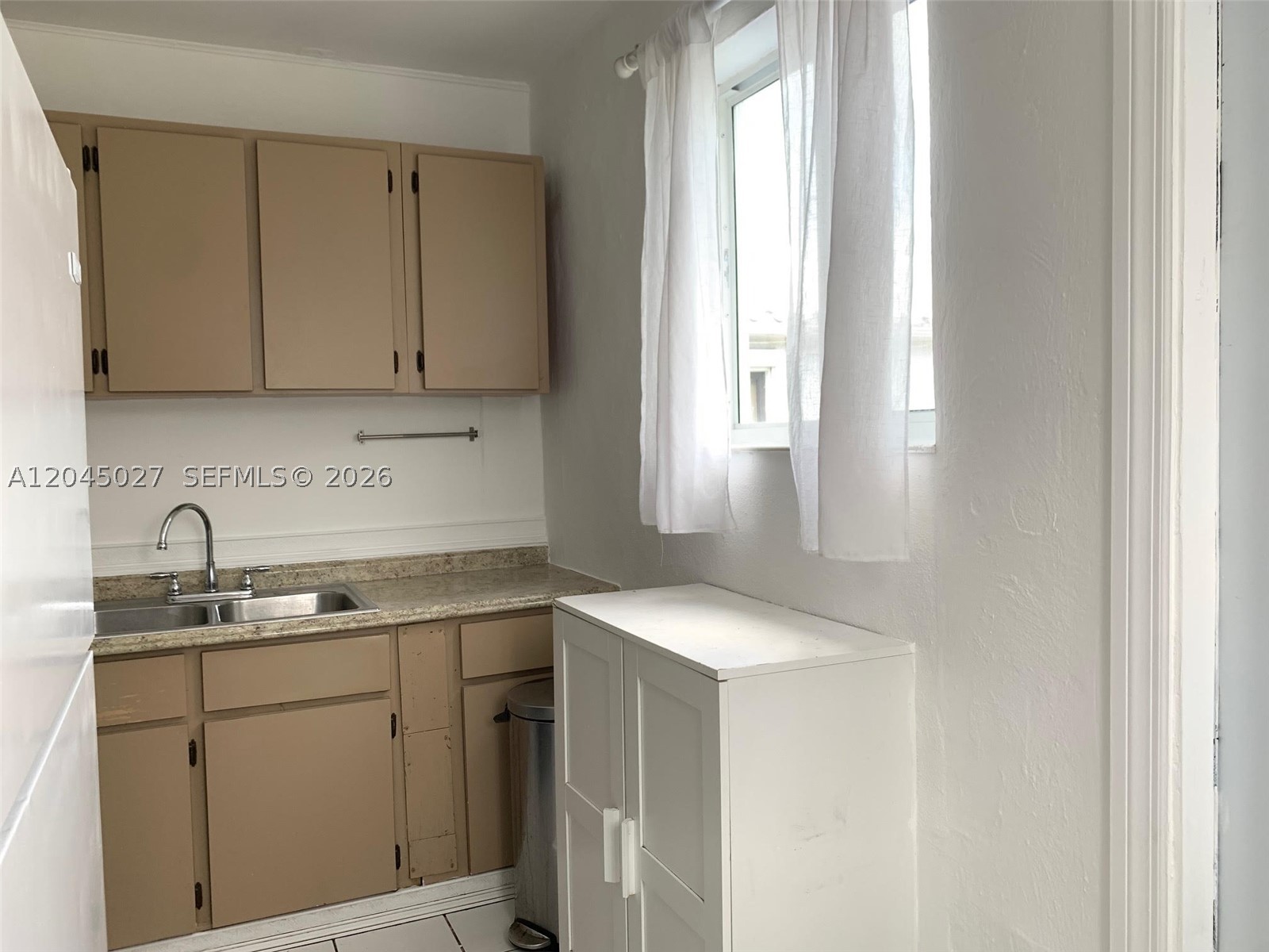 HOLLYWOOD PARK - Residential Lease
