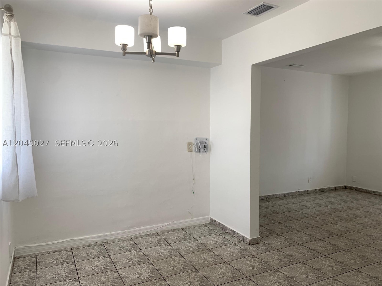 HOLLYWOOD PARK - Residential Lease