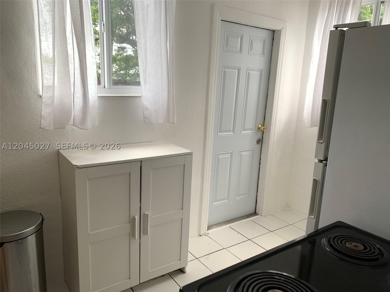 HOLLYWOOD PARK - Residential Lease