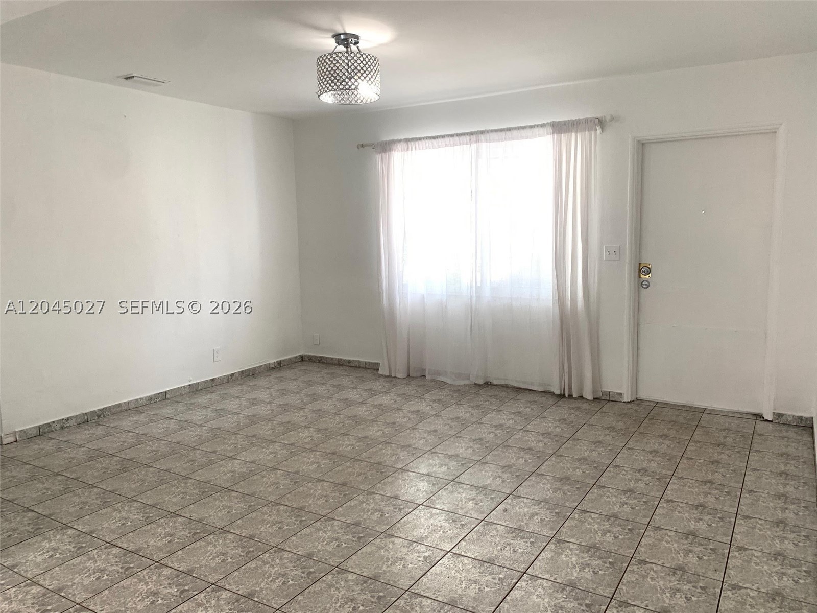 HOLLYWOOD PARK - Residential Lease