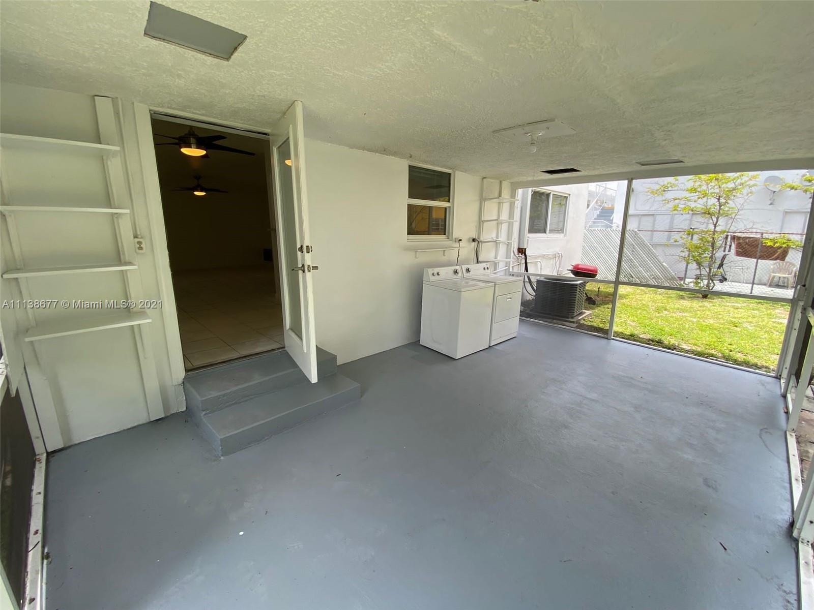 Hollywood Little Ranches - Residential Lease