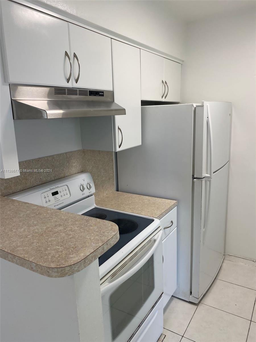 Hollywood Little Ranches - Residential Lease