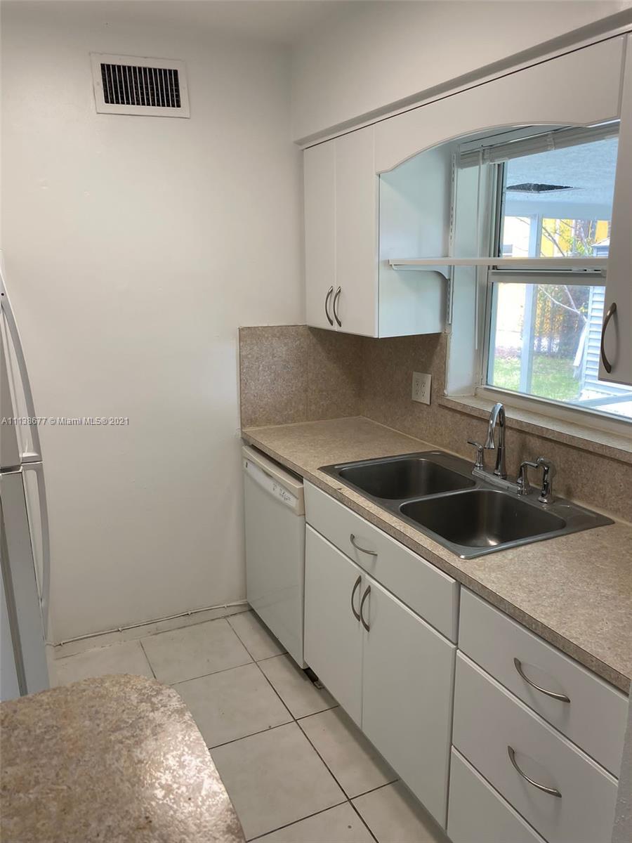 Hollywood Little Ranches - Residential Lease