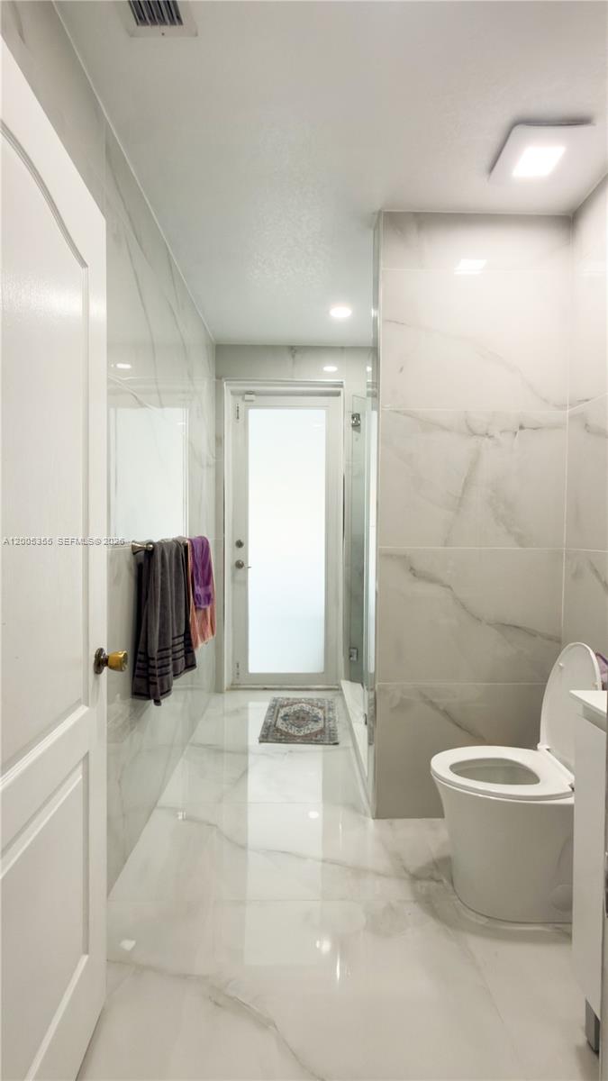 A B AT TAMIAMI TRAIL PHAS - Residential