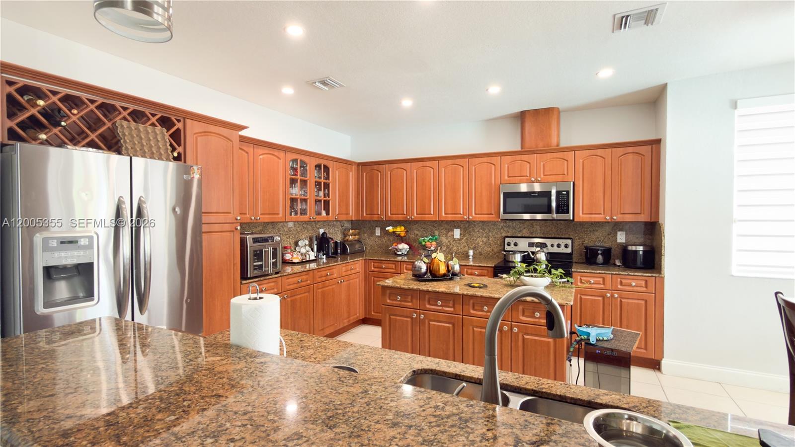 A B AT TAMIAMI TRAIL PHAS - Residential