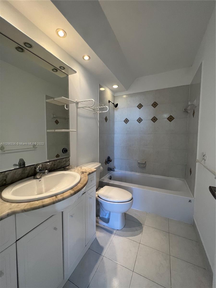 BRICKELL 25 CONDO - Residential Lease