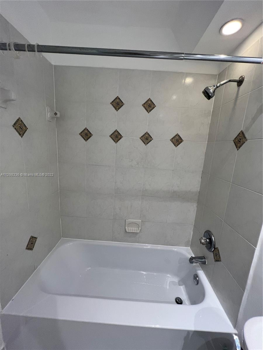 BRICKELL 25 CONDO - Residential Lease
