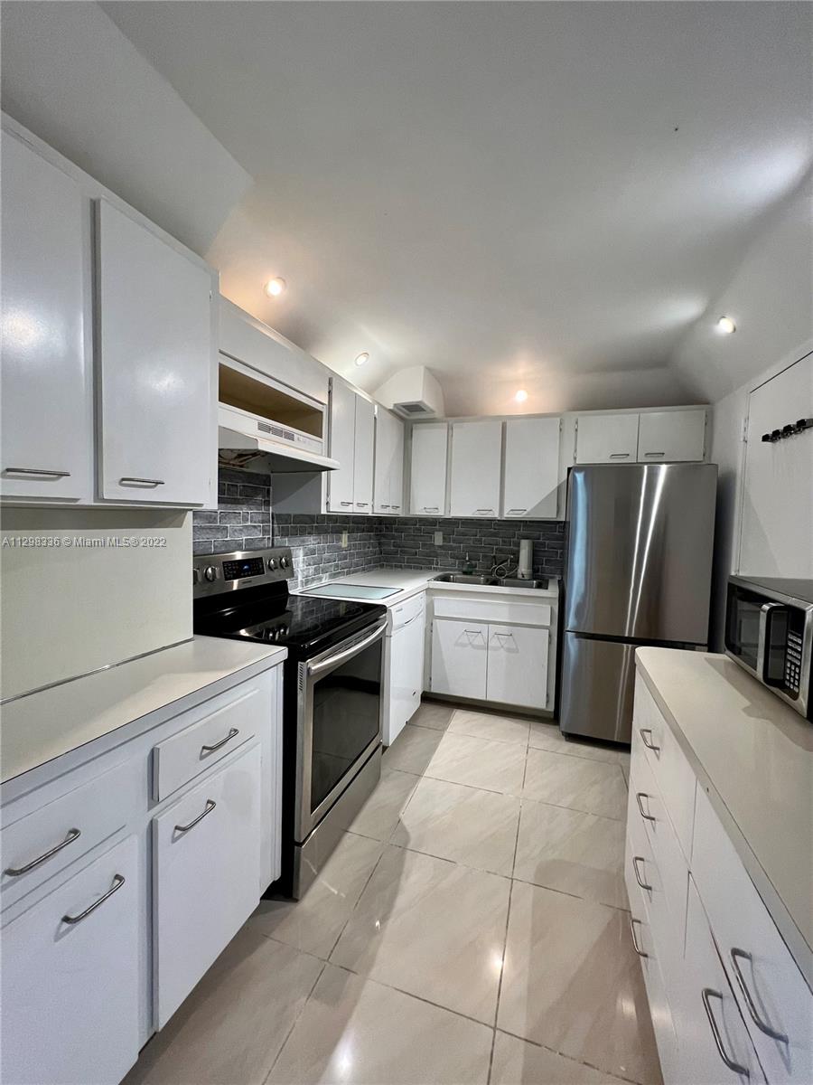 BRICKELL 25 CONDO - Residential Lease