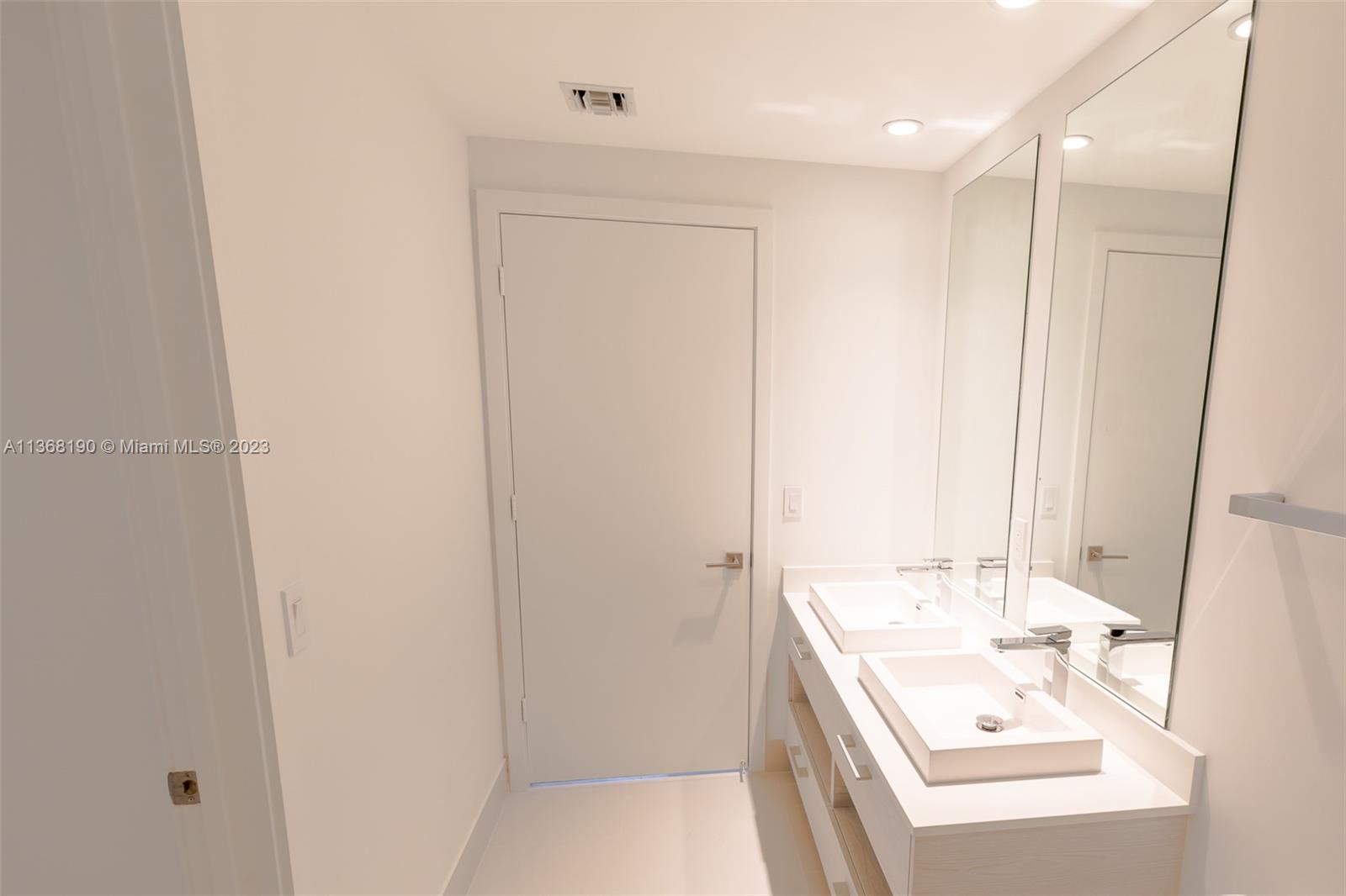 BRICKELL HEIGHTS EAST CON - Residential Lease