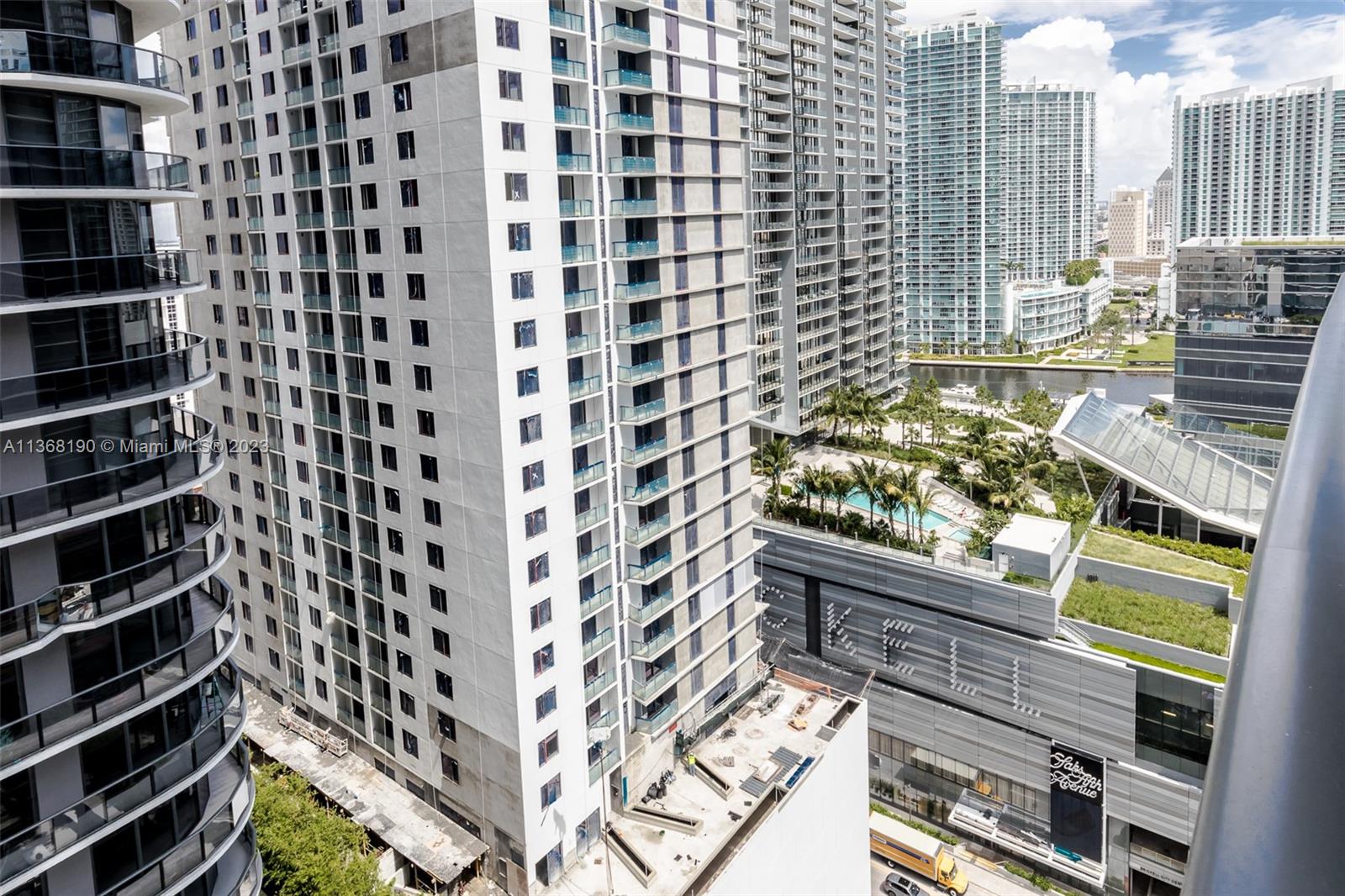 BRICKELL HEIGHTS EAST CON - Residential Lease