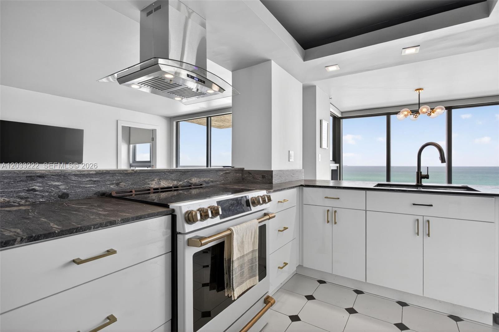 MIRASOL OCEAN TOWERS COND - Residential
