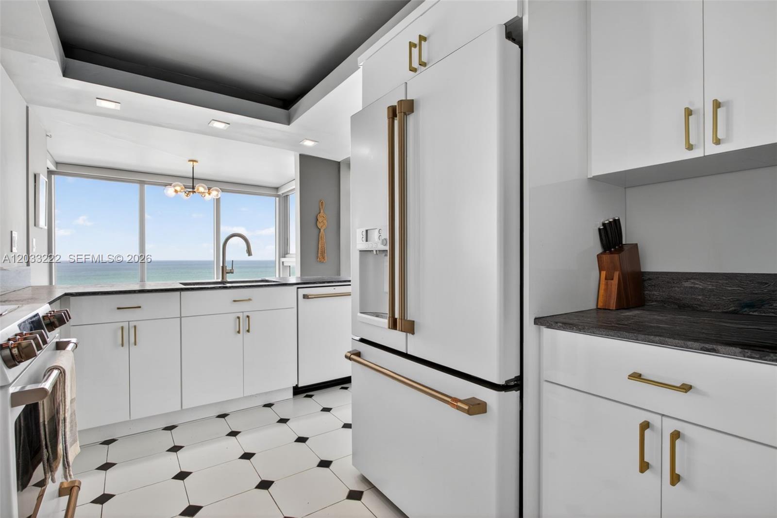 MIRASOL OCEAN TOWERS COND - Residential