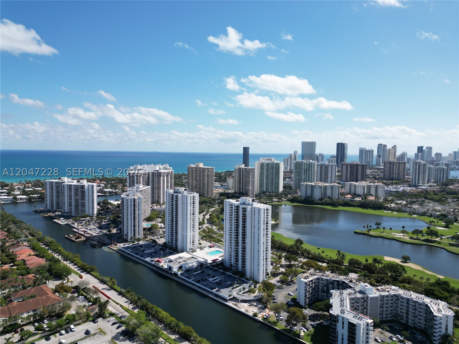LOCATION ,LOCATION LOCATION Stunning and Beautiful New APT 1/1 PLUS 1/2 BATH ,spacious Kitchen , bedroom and Living Room open view to Balcony, 24 h. security, Best location in Aventura ACROSS TURNBERRY RESORT, heating pool and jacuzzi, Gym, sauna, ballroom, BBQ area. Ready to move in! The New swimming pool coming soon!