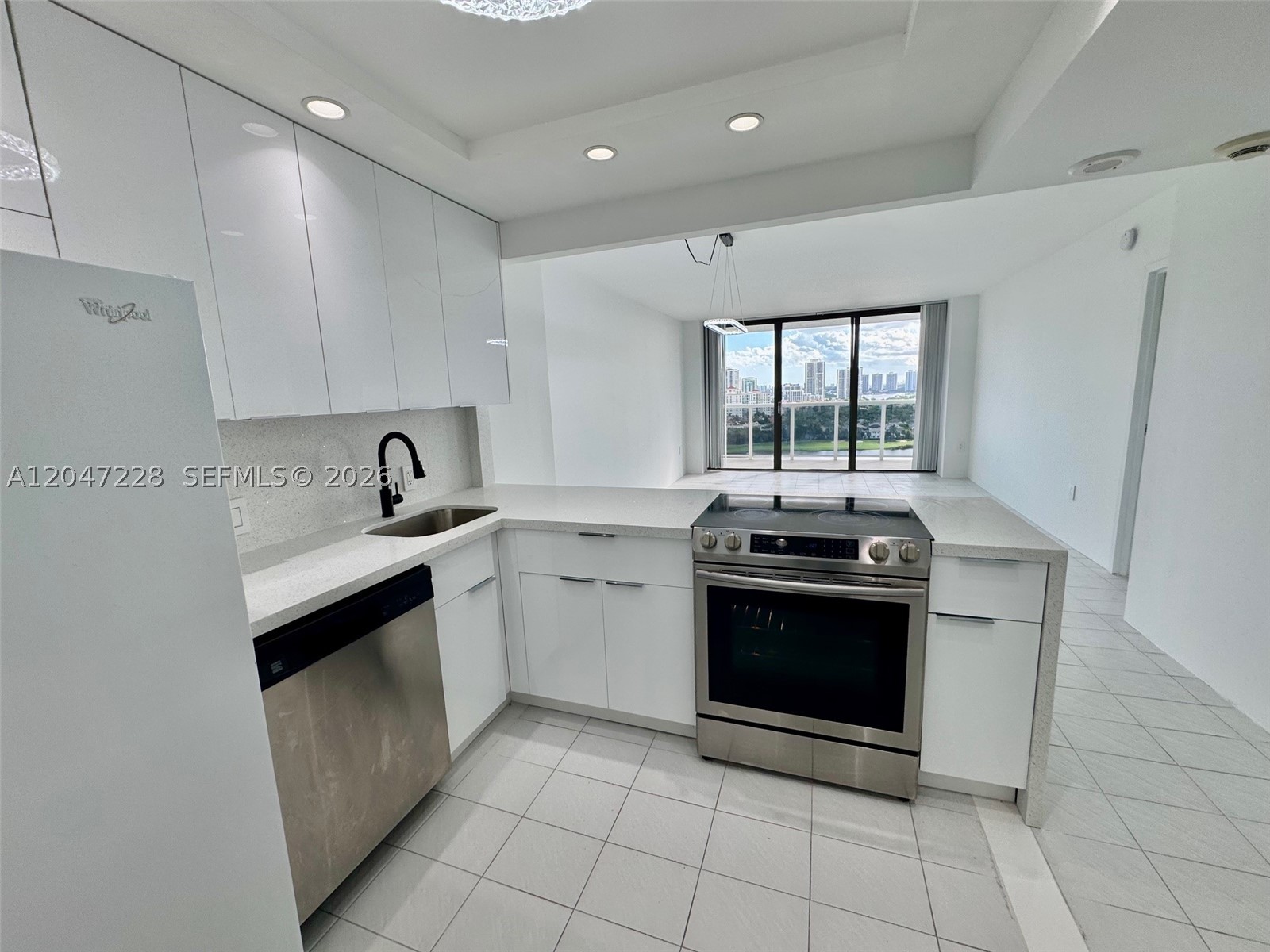 AVENTURA-EL DORADO CONDO - Residential