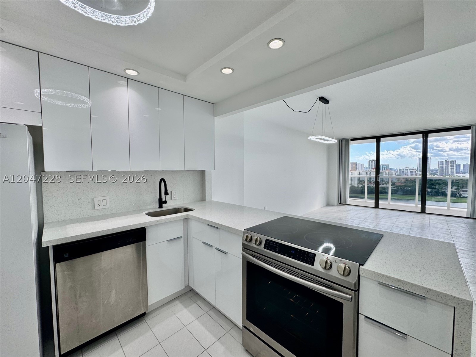 AVENTURA-EL DORADO CONDO - Residential