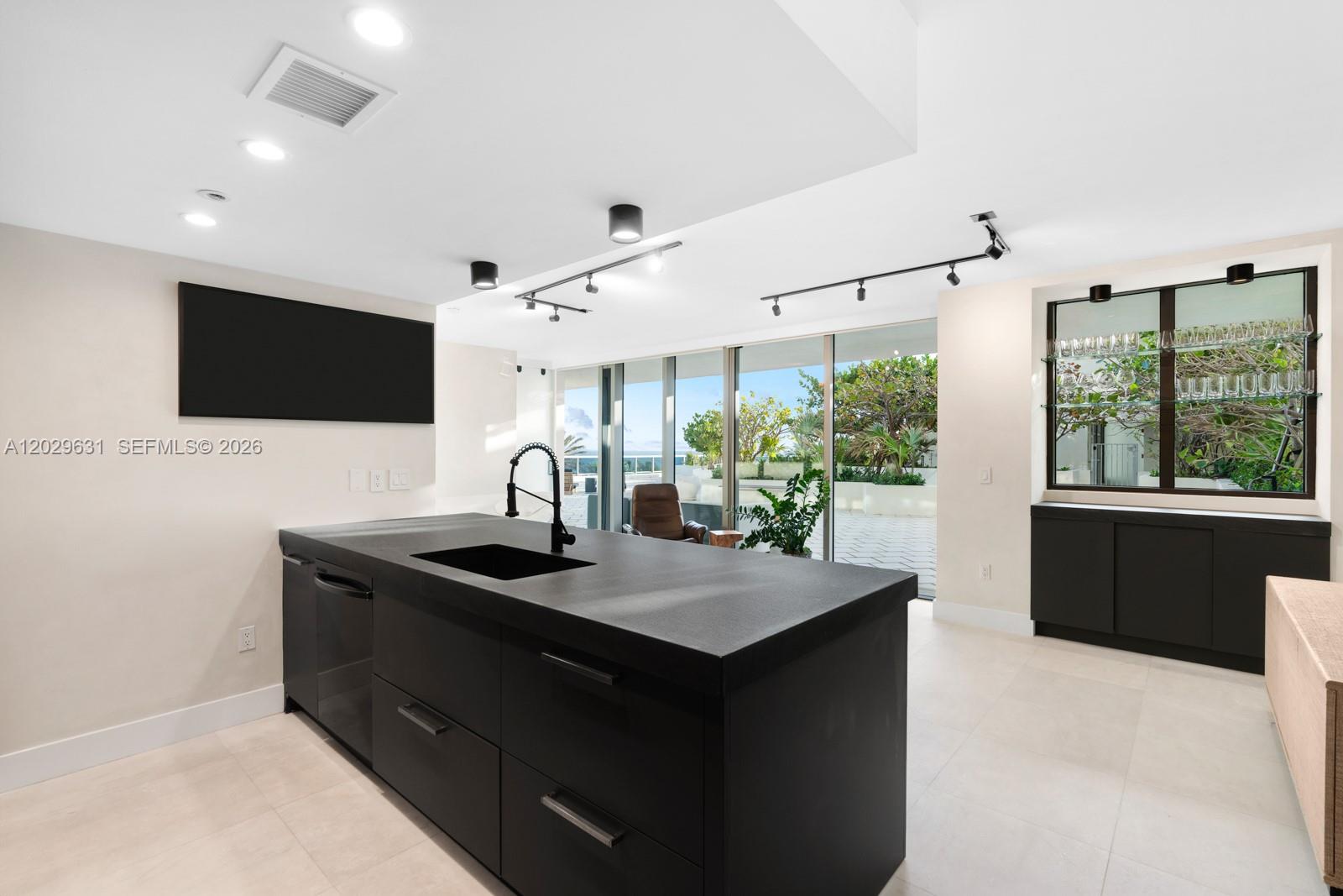 MEI CONDO - Residential