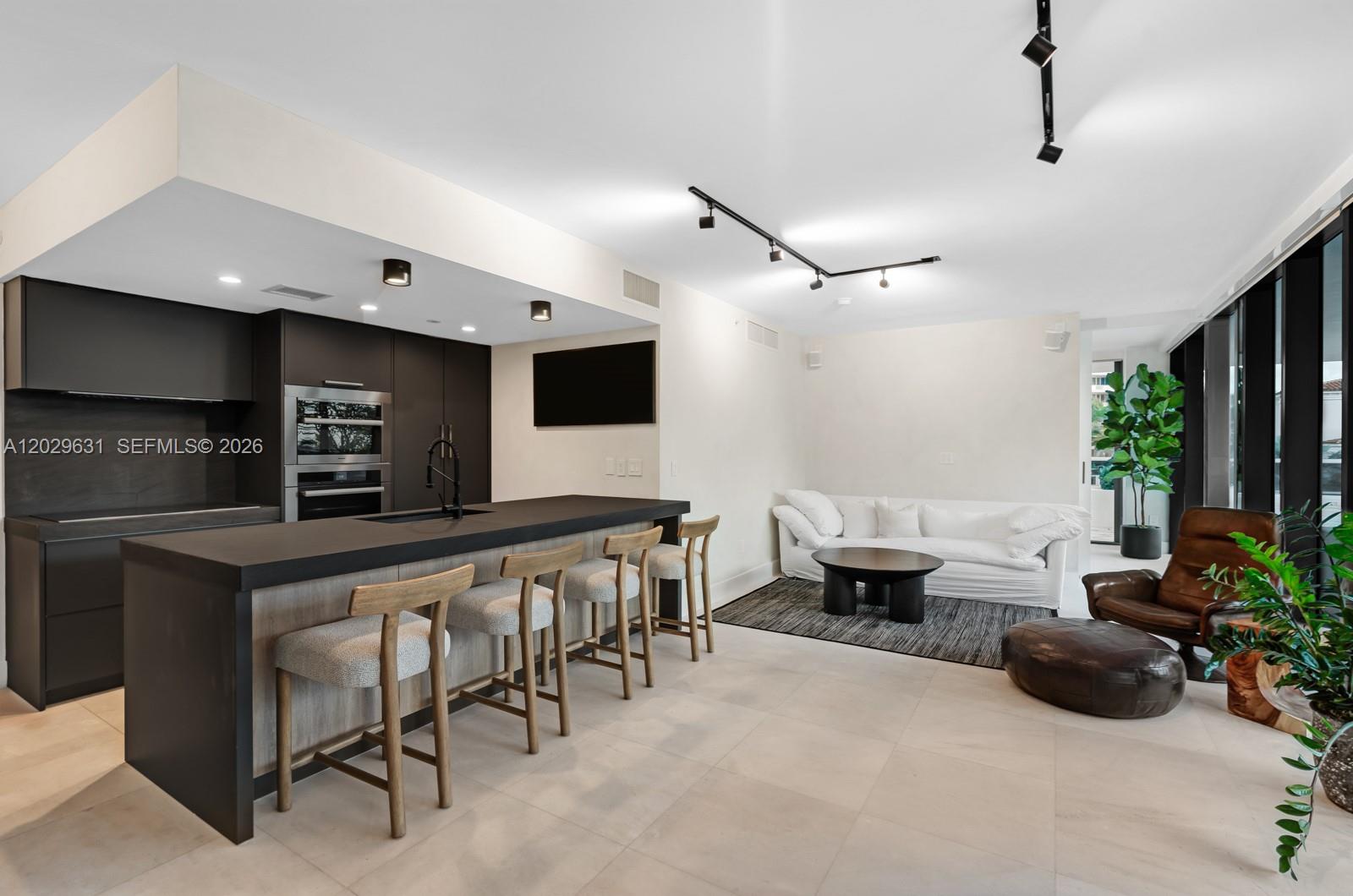 MEI CONDO - Residential