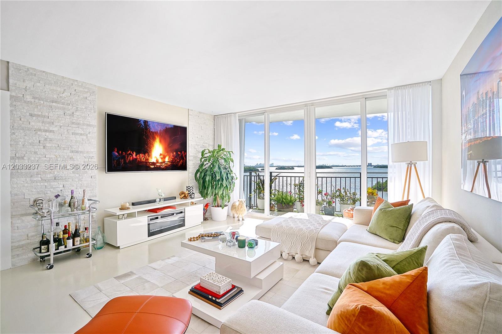 PALM BAY CONDOMINIUM - Residential