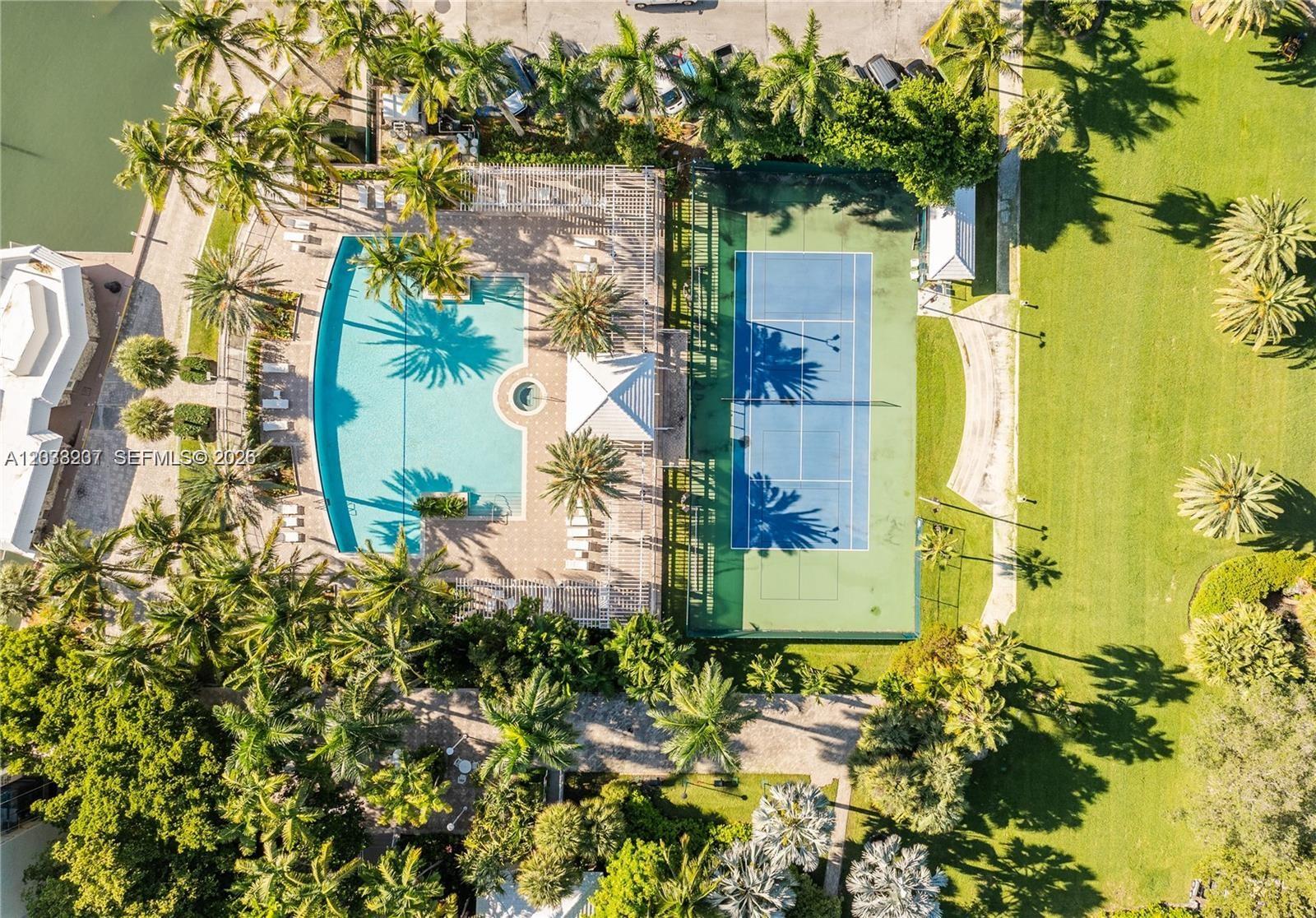 PALM BAY CONDOMINIUM - Residential
