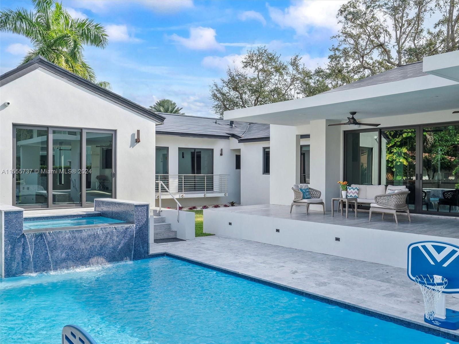 MIAMI SHORES BAY VIEW - Residential