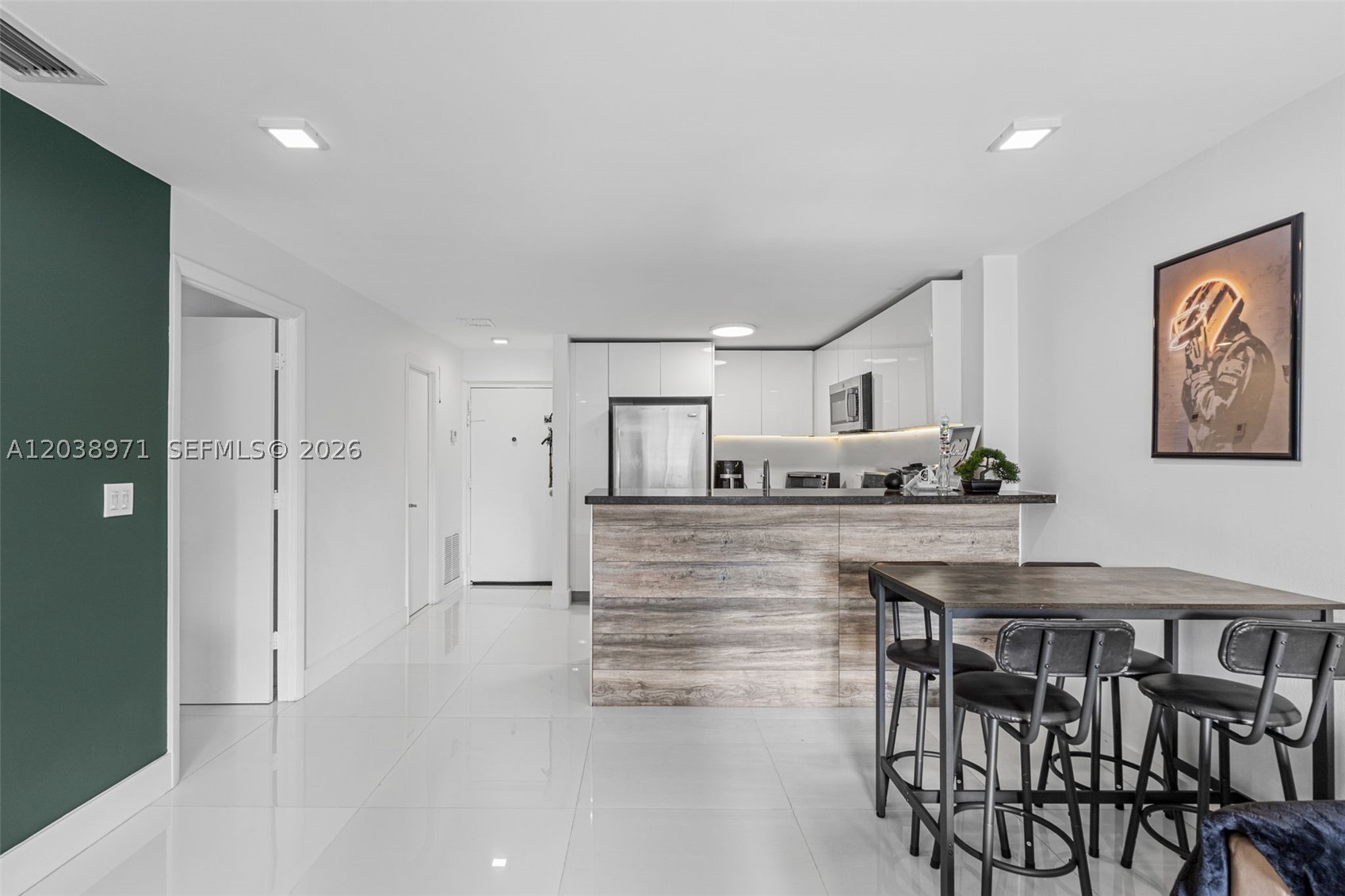 CLINTON CONDO - Residential Lease